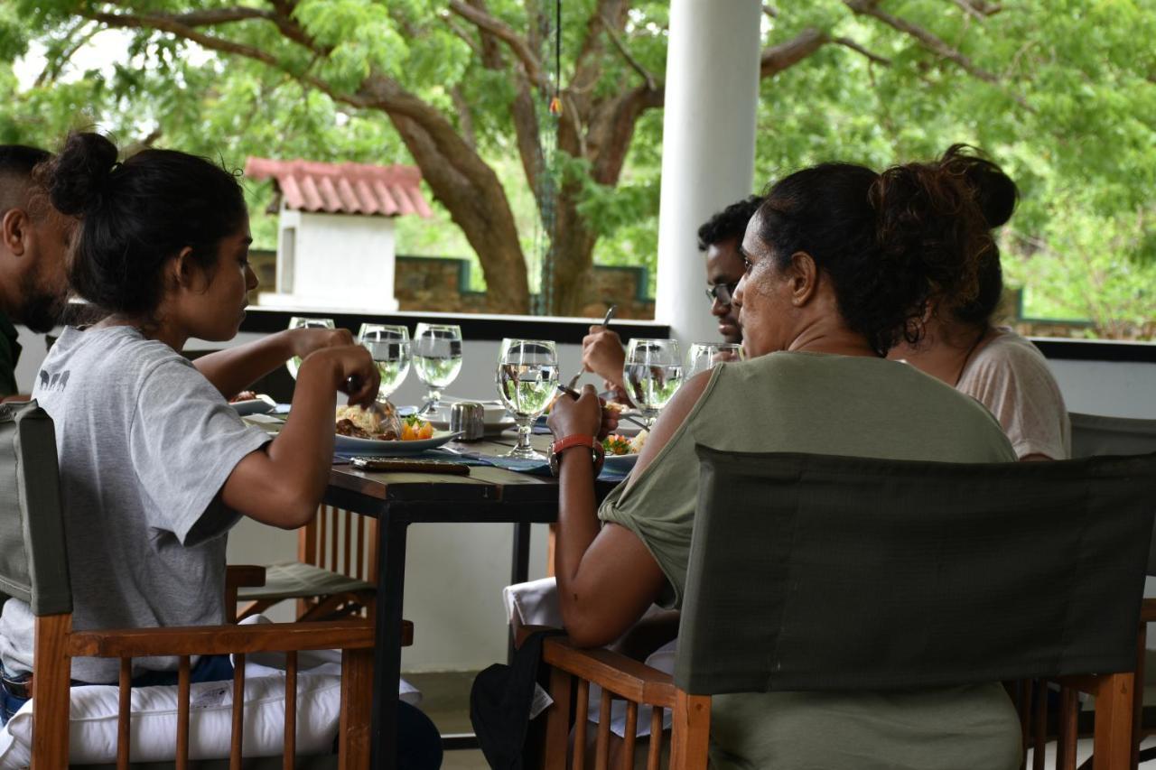 Funky Leopard Safari Lodge Bordering Yala National Park Kataragama Exterior photo