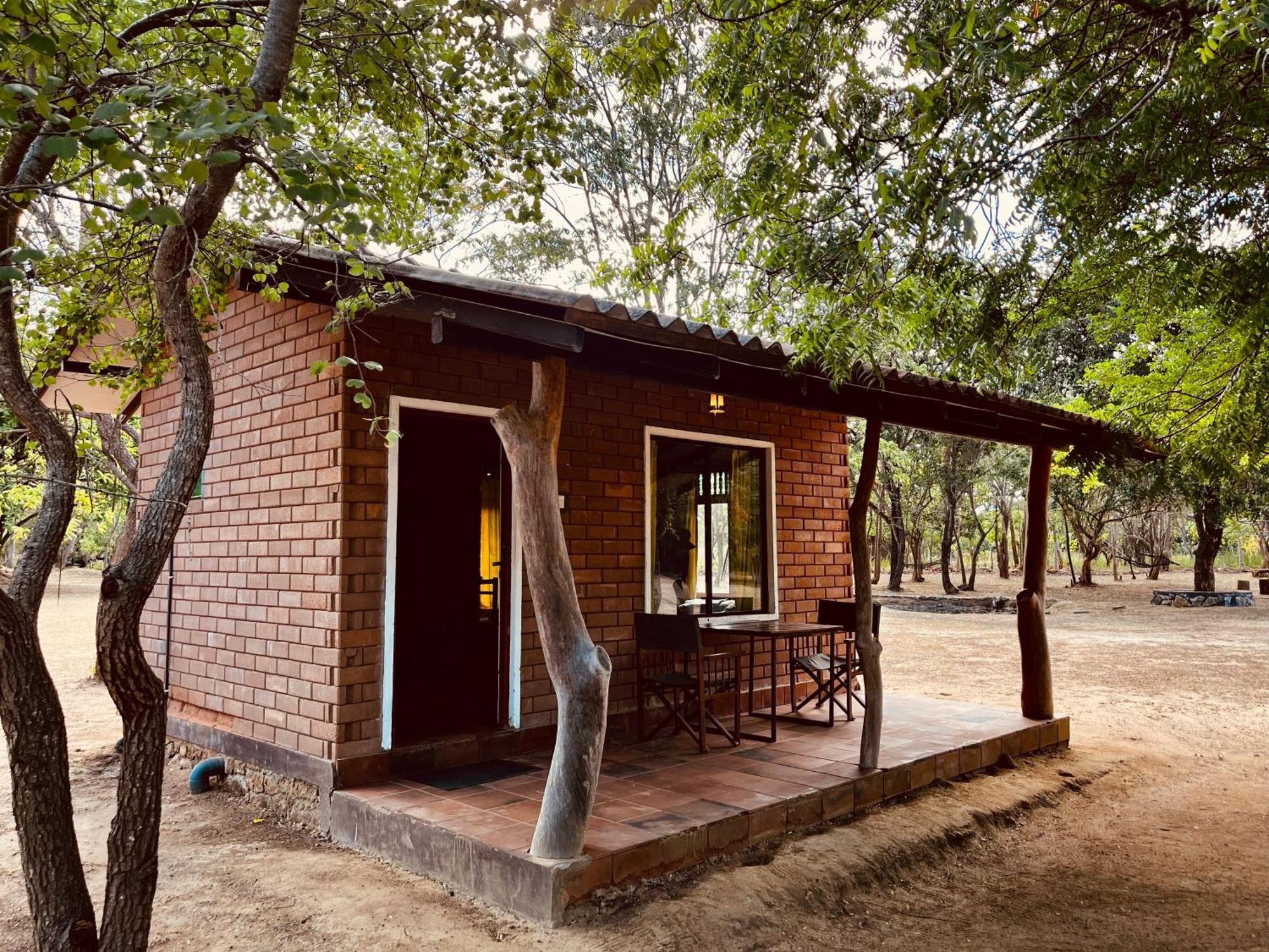 Funky Leopard Safari Lodge Bordering Yala National Park Kataragama Exterior photo
