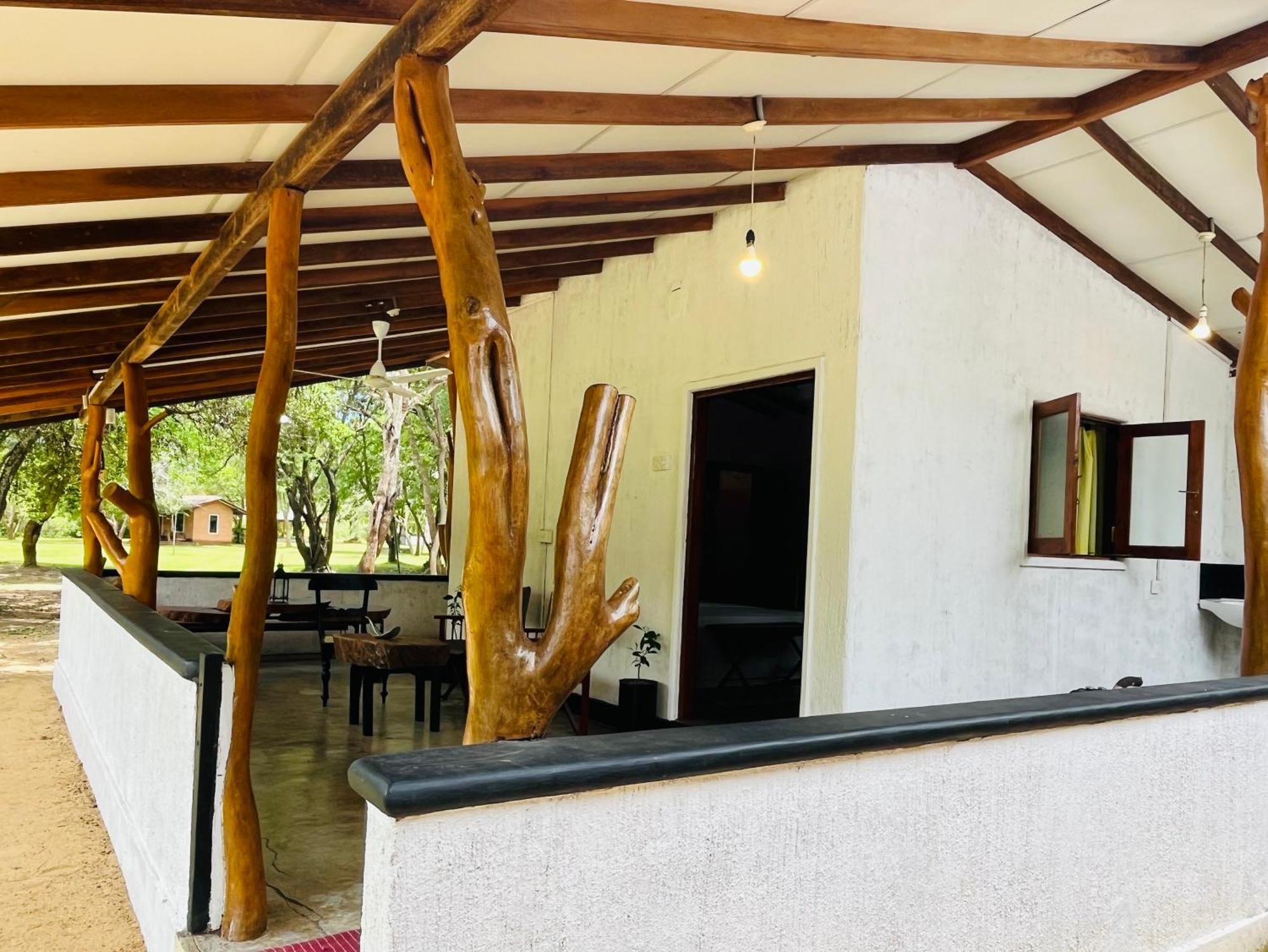 Funky Leopard Safari Lodge Bordering Yala National Park Kataragama Exterior photo