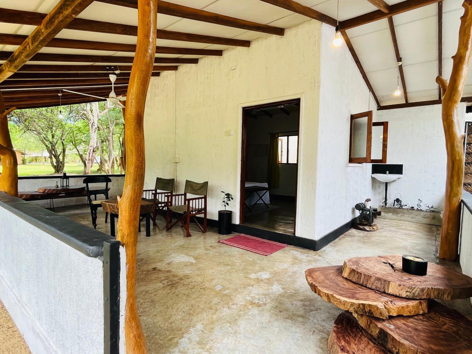 Funky Leopard Safari Lodge Bordering Yala National Park Kataragama Exterior photo